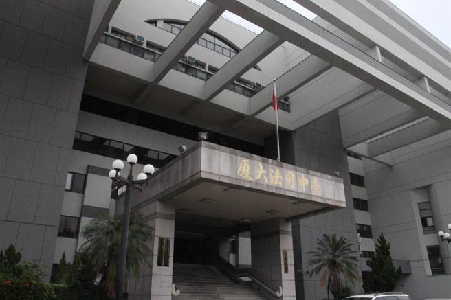 女提分手，渣男寄性爱影片恐吓「这是妳吗？」，「我上传啰！」威胁復合嘿咻。（资料照片）