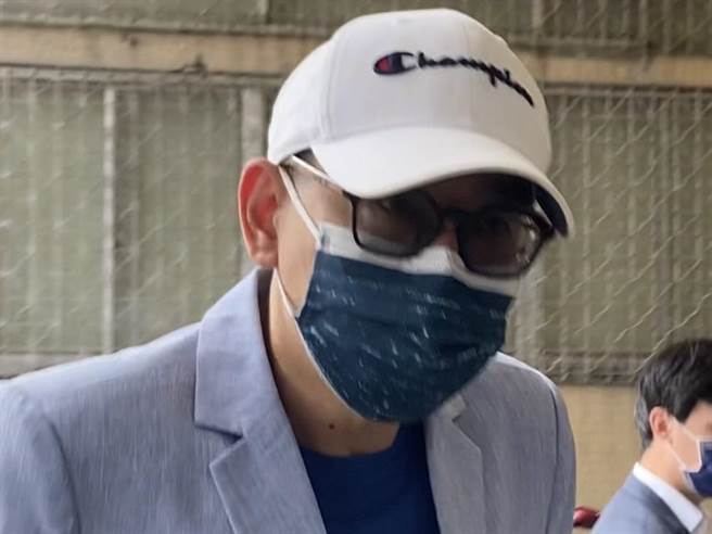 「相声瓦舍」创办人之一宋少卿酒驾案首度开庭，宋当庭认罪，向法官喊话，盼易科罚金，希望用自身力量告诉大眾喝酒不开车。（蔡雯如摄）