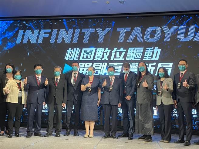 深厚数位实力桃园结合产业界组成桃园数位队。(吕筱蝉摄)