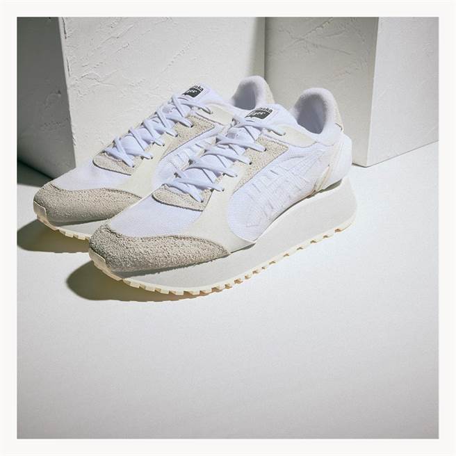 Onitsuka Tiger MOAGE CO (白)5680元，為旗艦店獨賣鞋款。（Onitsuka Tiger提供）