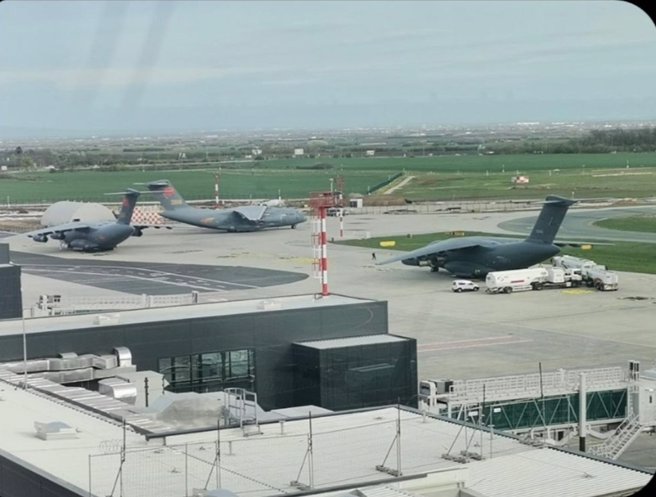 前一批6架运-20载运红旗-22防空导弹系统至塞壐维亚，引起国际瞩目。（图／网路）