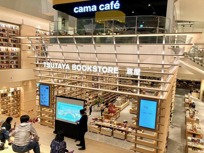 （大魯閣斥資上億打造新竹蔦屋書店，試營運開到凌晨。圖／李麗滿）