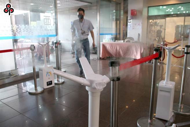 6樓新工處1人員確診。（本報資料照片）