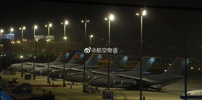 大陆微博上传出第2批6 运-20运输机由塞尔维亚返回中国的照片。（图／微博@航空物语）