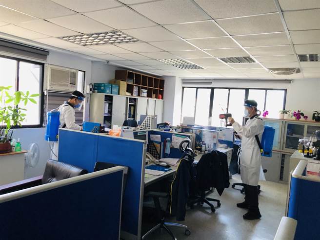 海山分局2名警员确诊，分局进行清消。（警方提供）