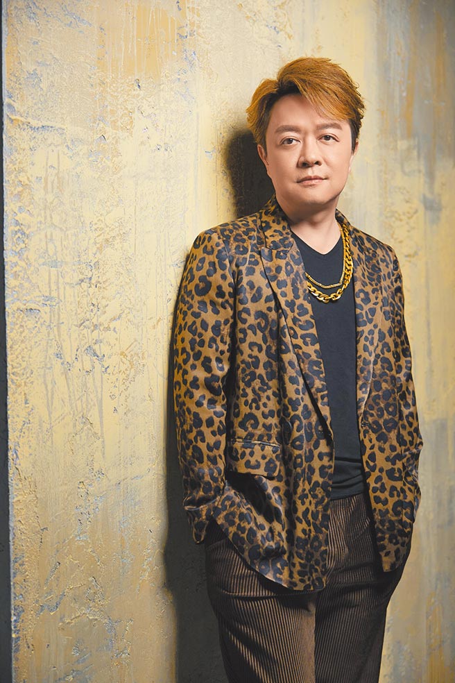 翁立友近來推出新專輯，正值宣傳期行程滿檔。（豪記唱片提供）