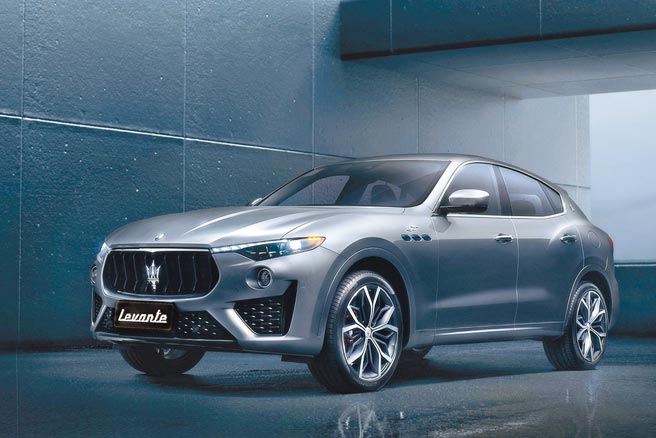 MaseratiMaserati Levante GT Sport由義大利原廠操刀，全面升級內外裝套件，堆疊出識別度更加強烈的運動化風格，售價488萬元，限量9部。（Maserati Taiwan提供）