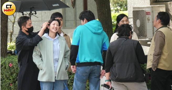 張玉嬿接演《因為你如此耀眼》，與郭雪芙對戲。（圖／本刊攝影組）