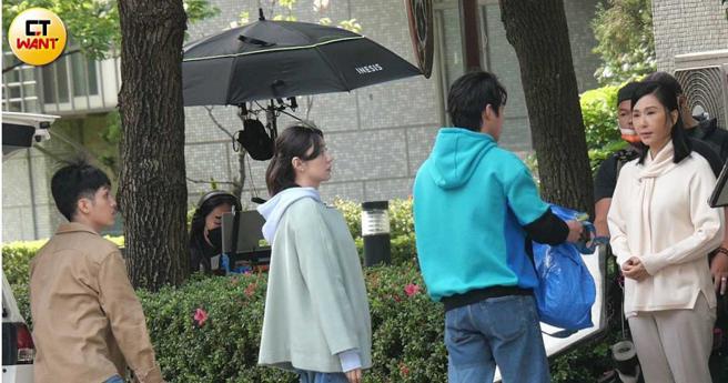 范少勳、郭雪芙、林孫煜豪開始與張玉嬿對戲。（圖／本刊攝影組）
