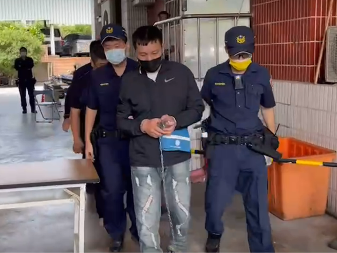 屏东大鹏湾惊传命案，一名黄姓男子怀疑女友劈腿，伙同友人在跨海大桥下殴死情敌。(戴志扬翻摄)