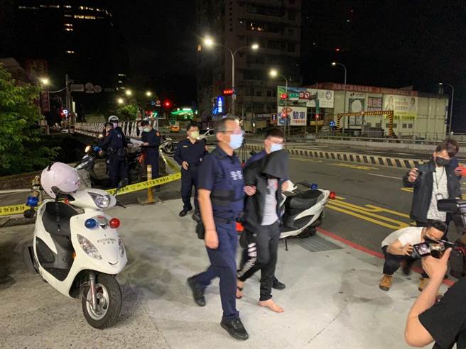 警方将苏嫌带回侦办。（翻摄画面）