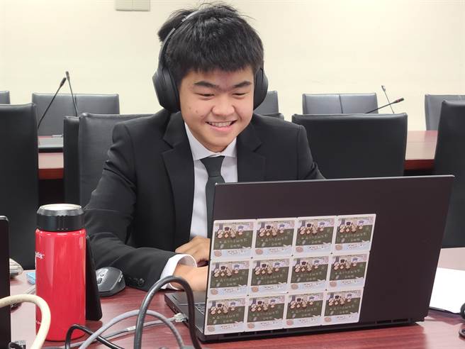 建中学生吴道贤参加2022年义大利科学展览会，获得金牌奖。（科教馆提供／林志成台北传真）