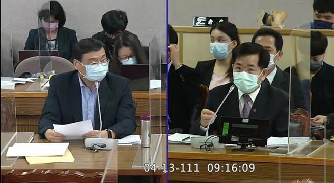 国民党立委曾铭宗要求教育部长潘文忠针对小学提不同停课标准(取自立法院直播画面)