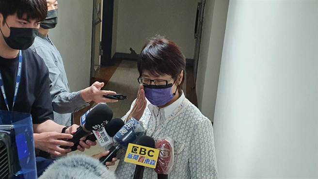 争议连环爆！陈信瑜哽咽：挟怨报復、政治追杀到我为止。（杨亚璇摄）