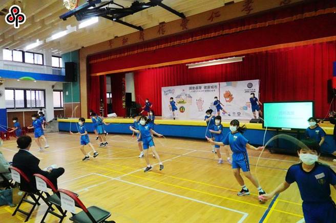 教育部宣布放宽新冠疫情校园停课标准，基隆市政府教育处长杜国正表示，将按照中央政策执行。（资料照片）