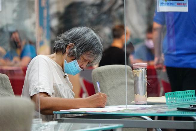 近年來銀髮族就業逐漸得到重視，主因包括人口老化，以及年輕勞動力不足。（吳建輝攝）