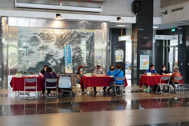  而「銀髮徵才」除了可以到「銀髮人才服務據點」外，縣府也會不定期舉辦。（吳建輝攝