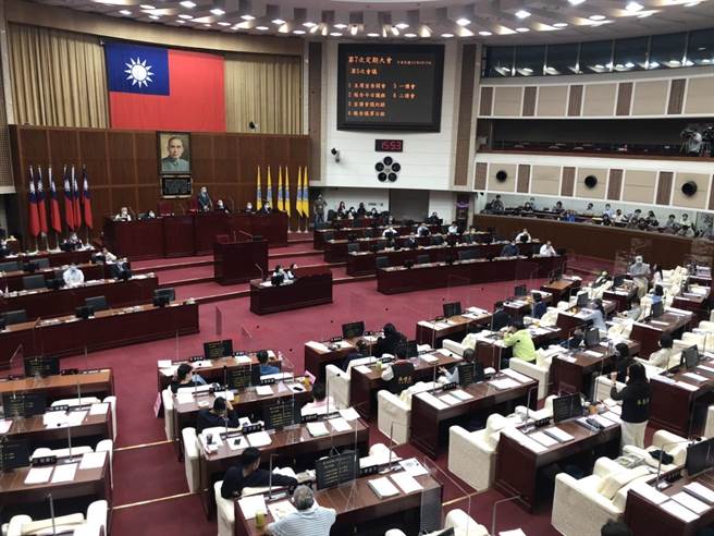 北市议会决议政风报告「移送检调」。（杨亚璇摄）