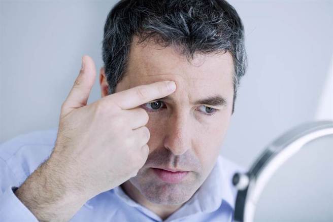 透过「毛相」看健康！6种眉型暗藏玄机。(示意图/Shutterstock)