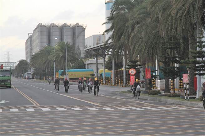 台积电、台商回流效应，云林县麦寮乡六轻工业区外包商缺工严重。（本报资料照片）