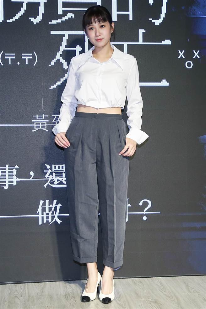 方志友在《一个公务员的意外死亡》演记者。（陈俊吉摄）