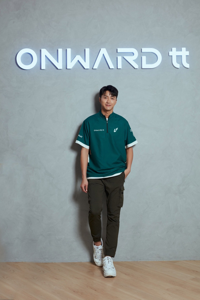 江宏傑創立桌球館13日開幕。（華研國際提供）