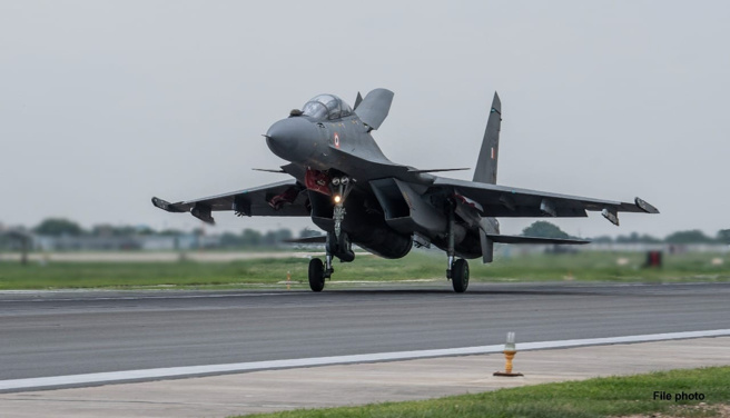 专家们指出，印度需要美国等盟友共同抵御中国大陆威胁，但其又在军备上过度依赖俄罗斯。图为印军的俄制Su-30MKI战机。（图／印度空军脸书）