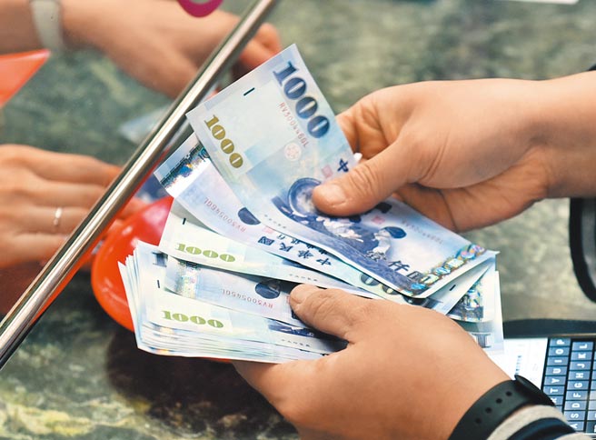 中央銀行啟動升息循環，自2020年起因應疫情而開辦的中小企業專案融通貸款將跟進。央行表示，現有1％～1.5％的優惠利率，只適用到6月底止。（本報資料照片）