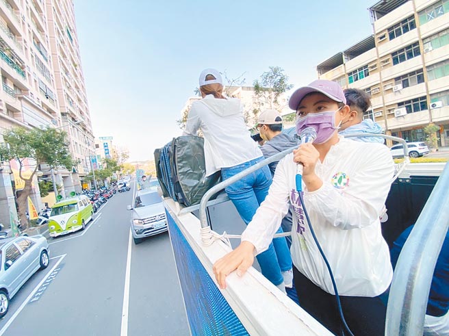 民进党高市议员初选激战，新潮流「大旗美」选区新人林慧欣出线，打败涌言会，取得第一仗胜利。（迈盟提供／柯宗纬高雄传真）