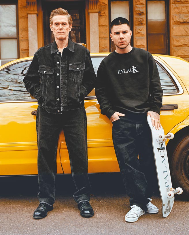 Calvin Klein与Palace联名，「绿恶魔」威廉达佛（左）抢先穿着。（Calvin Klein提供）