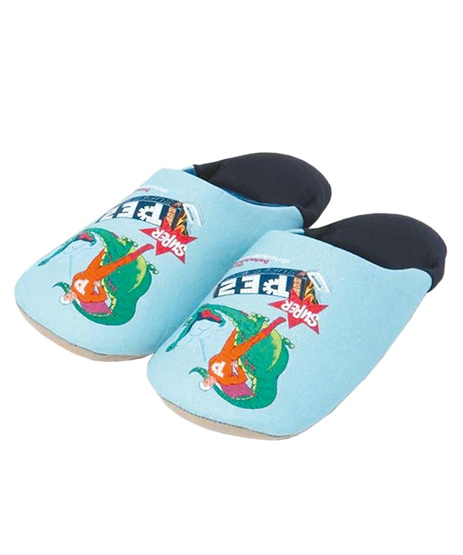 niko and …与PEZ独家联名的室内拖鞋商品，搭配北欧復古趣味，740元。（niko and ...提供）