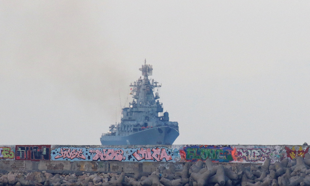 俄军宣称「莫斯科号」火势已获控制，乌军却称该舰「已开始下沉」。图为「莫斯科号」。（图／路透社）(photo:ChinaTimes)