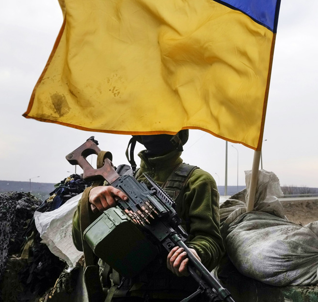 俄羅斯13日稱，烏克蘭海軍陸戰隊第36旅的1,026名士兵在馬立波（Mariupol）投降。圖為烏克蘭士兵資料照。（資料照／路透社）