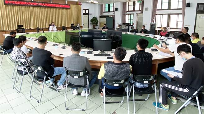 大甲警分局为确保参加活动民眾安全及稳定治安状况，先行邀集相关单位召开专案会议。(警方提供)