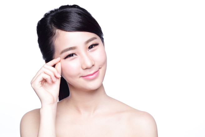 一字眉。（示意图／shutterstock）