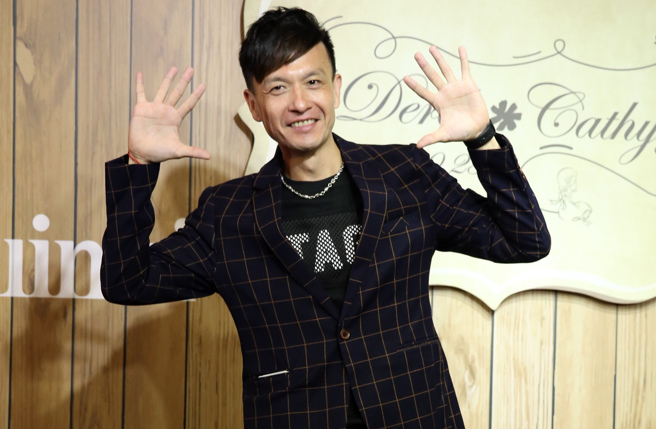 小鐘為直播頻道站台，該頻道多人確診，中間人知情卻輕忽沒告知，導致他繼續錄影工作接觸更多人，不禁氣炸。(中時資料照片)

