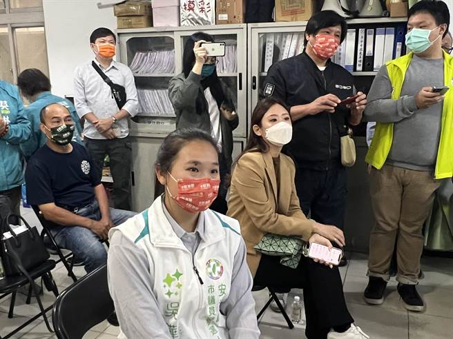 市长林右昌子弟兵游本明出战安乐区落败，与立委蔡适应前执行秘书吴骅珈仅差距0.0058。（陈彩玲摄）
