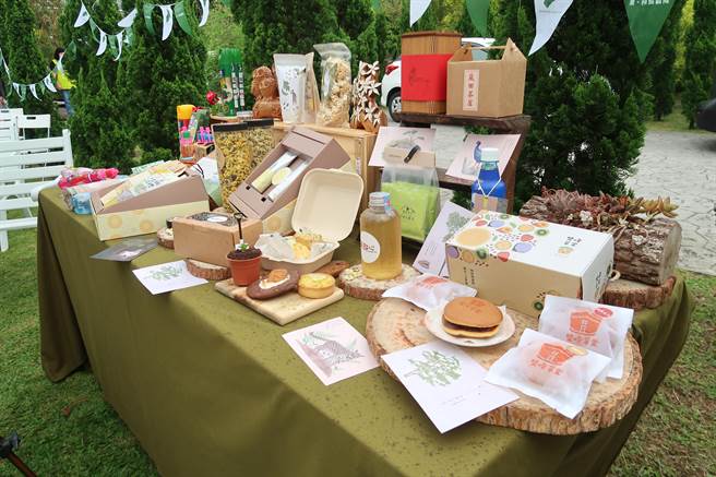 苗栗县政府文化观光局、铜锣乡公所与铜锣观光产业协会，14日举办「春桐漫步旅」宣传会。（铜锣观光产业协会提供／李京升苗栗传真）