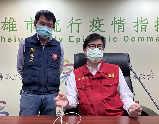 國立高雄科技大學14日新增4名學生確診，國立中山大學也傳出一名老師確診，衛生局均掌握到北部相關足跡。（袁庭堯攝）