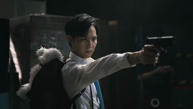 演员何裕天在短片《超烦特工》饰演特务，有许多精彩动作戏码。（沉默老兵提供）