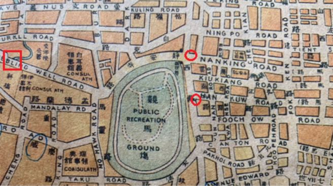 左上（西）方框是黃在義上海住家附近；今為南京西路、泰興路交叉口旁。右邊（東）兩個圓圈分別是黃在義帶去換金的銀行／交易所；一在南京路、西藏路交叉口，一在漢口路、西藏路交叉口。正中央的競馬場就是現在的人民廣場。（圖：1945上海老地圖，作者炳文提供）