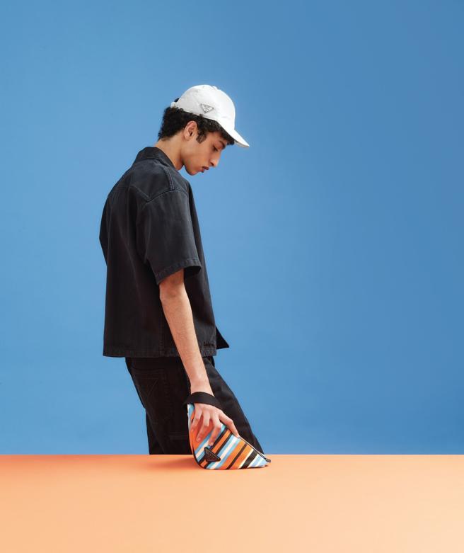 PRADA Tropico系列以热带景观为灵感，呈现夏季氛围。（PRADA 提供）