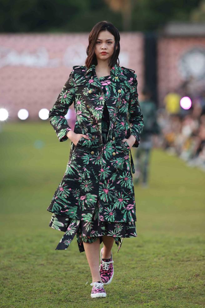 伊林模特练以婷演绎Daniel Wong2022新系列。（臺北时装周提供）