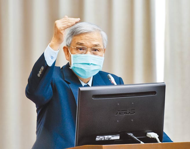 央行总裁杨金龙表示，如果美元持续走强，使得新台币波动过大，央行会全力维持匯率稳定。图／顏谦隆