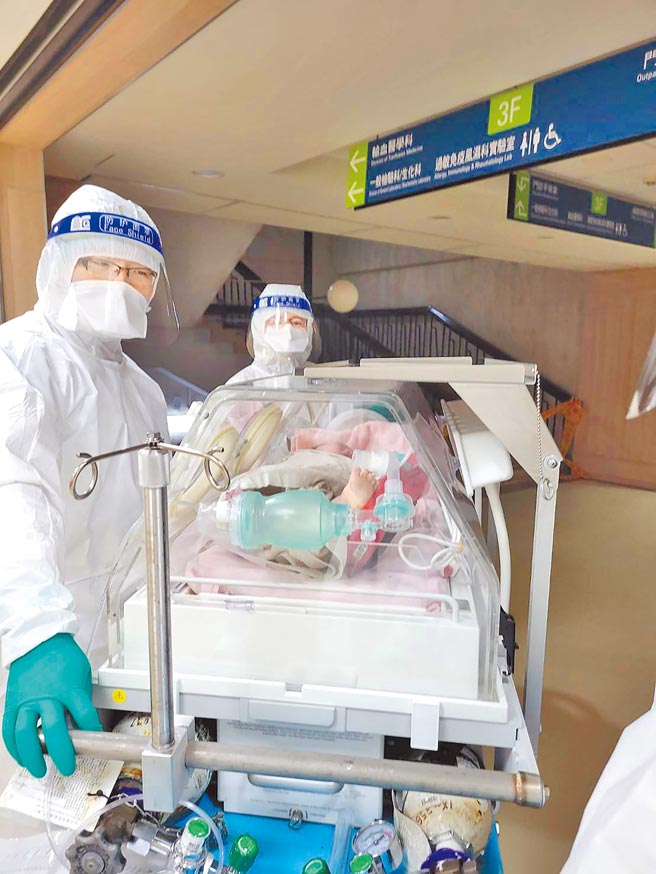 台中一名30岁妇人在怀孕39周时感染新冠病毒，台中荣总9日以剖腹产接生，母子均安，宝宝最快今天可返家。（台中荣总提供）