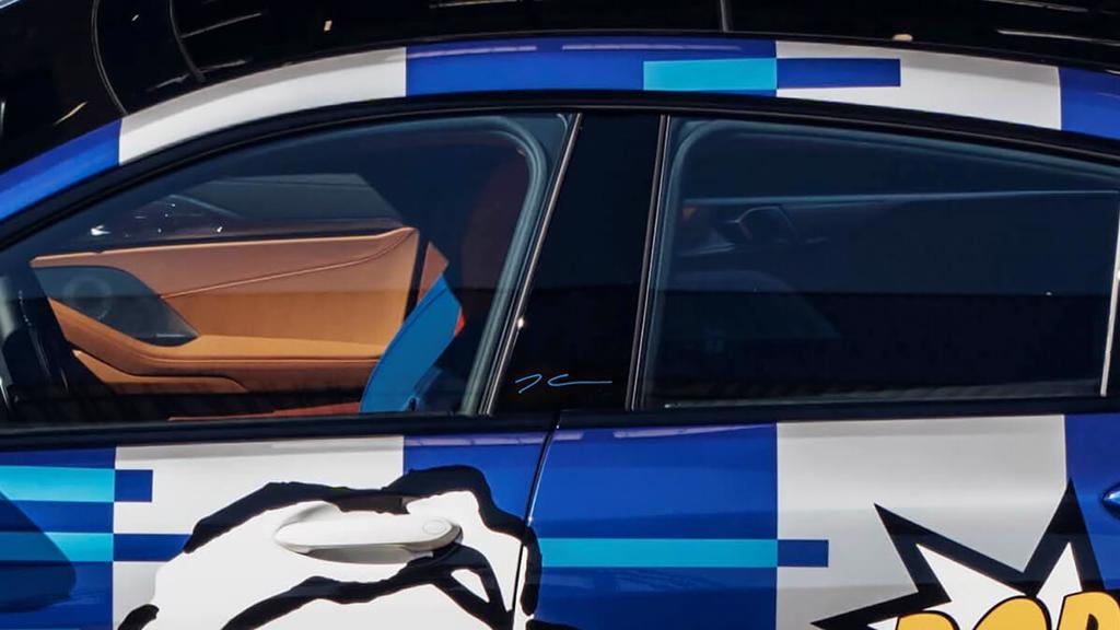 BMW THE 8 X JEFF KOONS在佳士得拍賣會上以475,000美元價格售出(圖/carstuff)