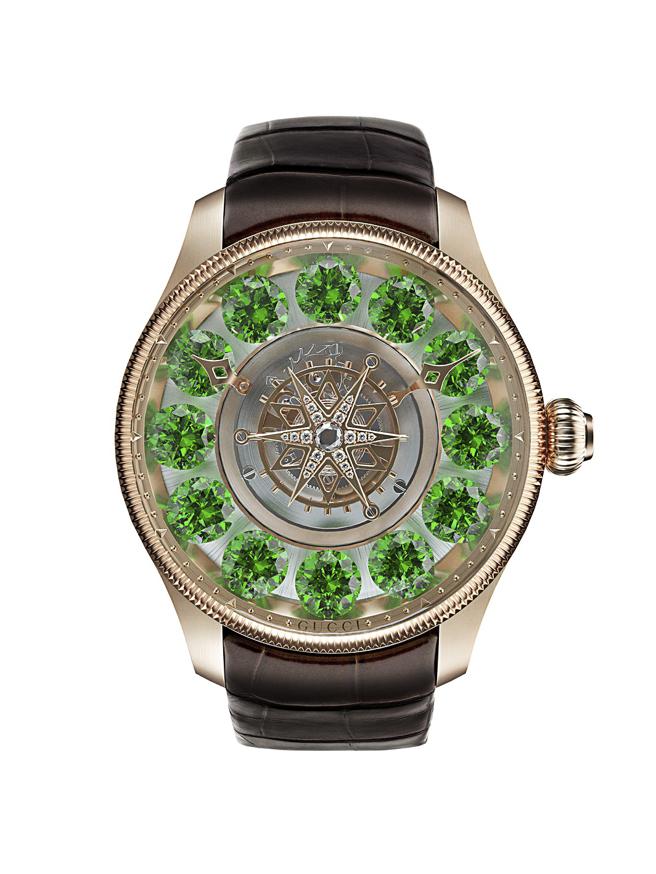 GUCCI G-Timeless Planetarium腕表12颗公主式的宝石镶嵌在表盘上，奢华破表，915万元。（GUCCI提供）