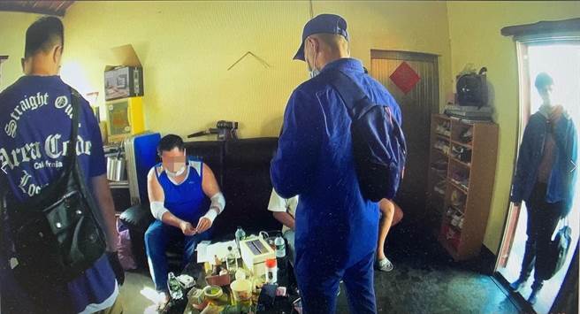 北市警方南下新竹，在陈嫌住处将他逮捕到案。（翻摄照片／林郁平台北传真）