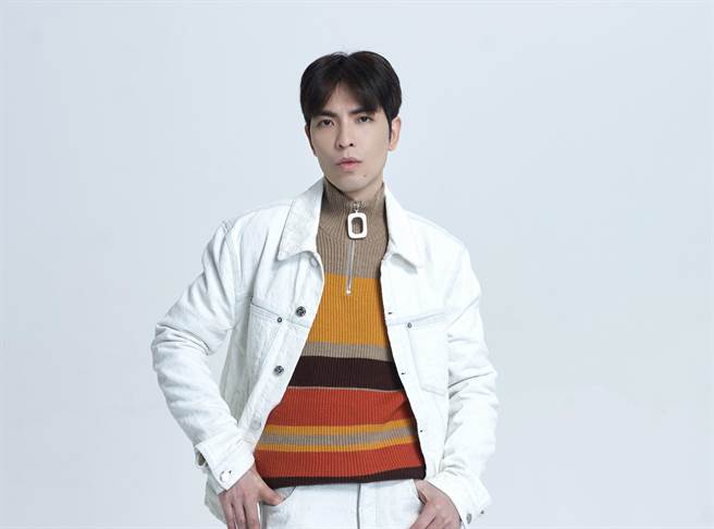 老蕭新單曲〈陽光燦爛的日子 原創版〉今數位上架。（華納音樂提供）