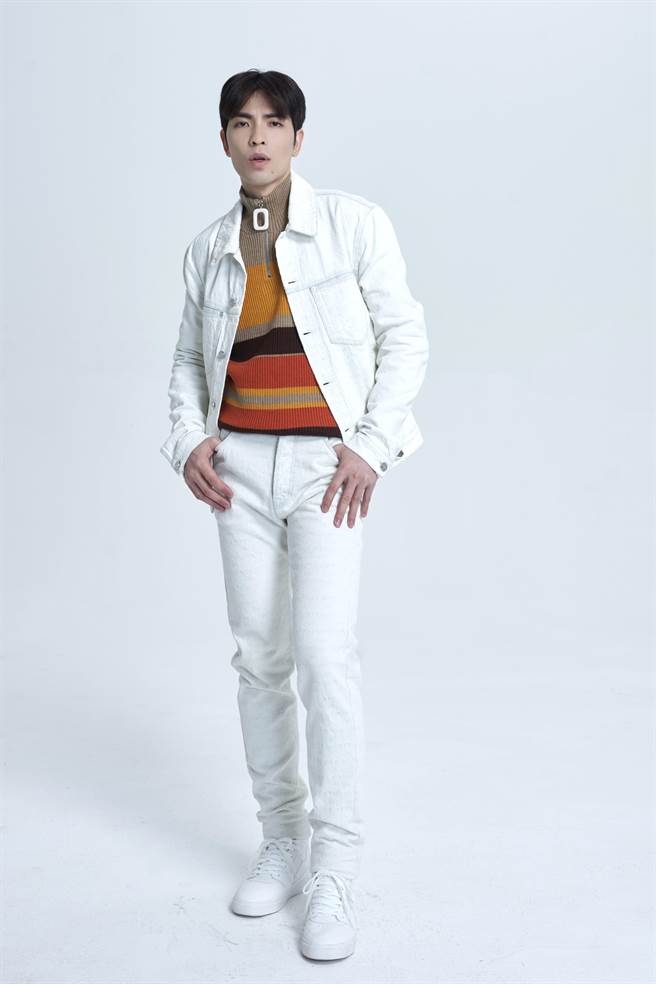 老蕭新單曲〈陽光燦爛的日子 原創版〉今數位上架。（華納音樂提供）